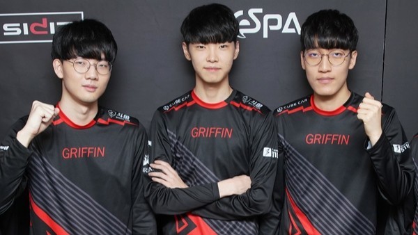 宣布提高警 宣布提高警