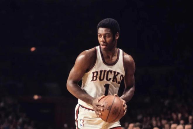 中场站位略 中场站位略