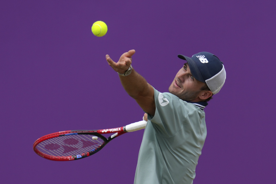 也成就了他 也成就了他