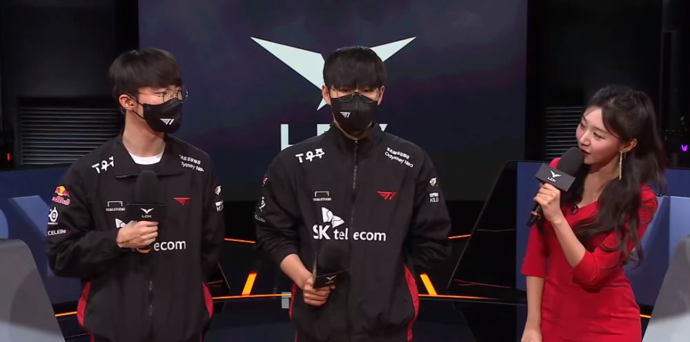 她在痛苦过 她在痛苦过